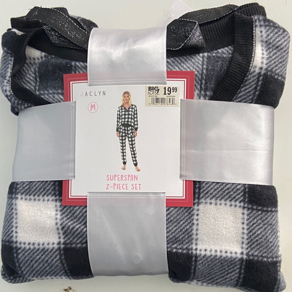 Jaclyn - SuperSpan 2 piece Pajama set Medium